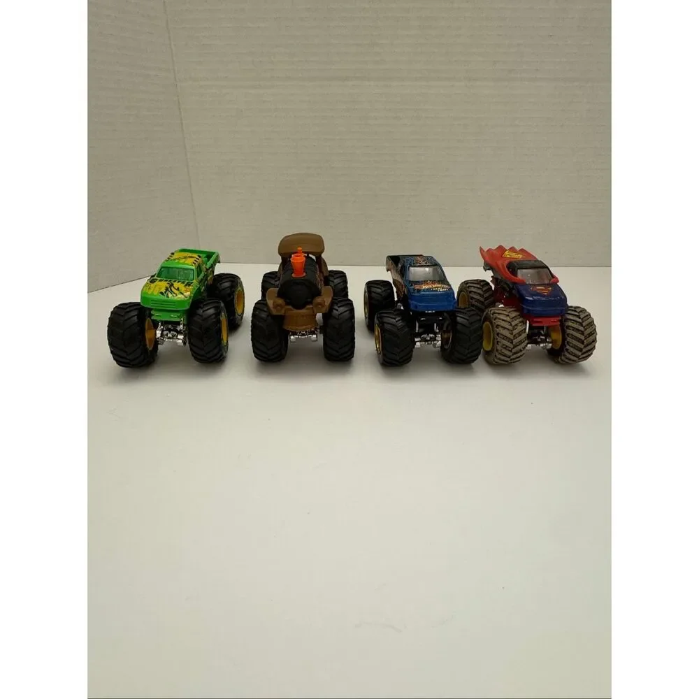 Hot Wheels Monster Trucks Set of 4 Loco Punk Superman Gunkster Beat That